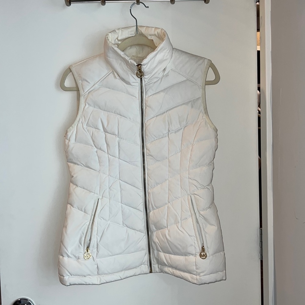 White vest